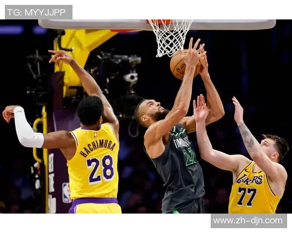 戈贝尔半场表现抢眼11分8板3助助力球队领先鹈鹕